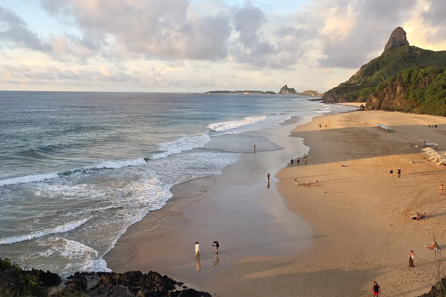 Praia da Cacimba do Padre em Fernando de Noronha